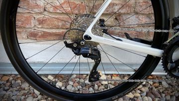 Basso Venta Shimano 105 2025 Road & Gravel usato, Bianco — immagine 8 di 15