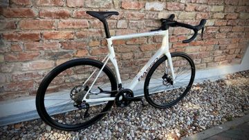 Basso Venta Shimano 105 2025 Road & Gravel usato, Bianco — immagine 2 di 15