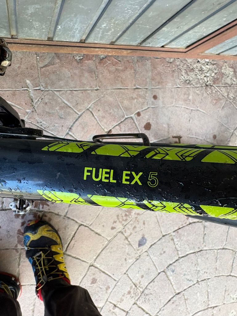 Used Trek Fuel EX 5 2015 Mountainbike, Black — image 10 of 10