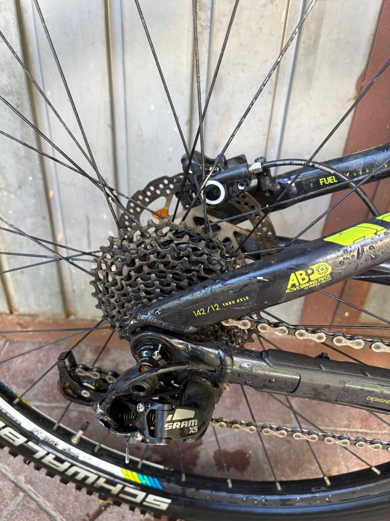 Used Trek Fuel EX 5 2015 Mountainbike, Black — image 8 of 10
