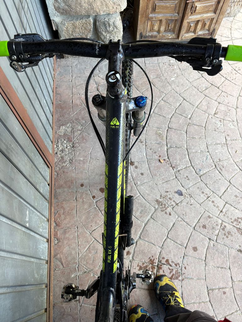 Used Trek Fuel EX 5 2015 Mountainbike, Black — image 5 of 10