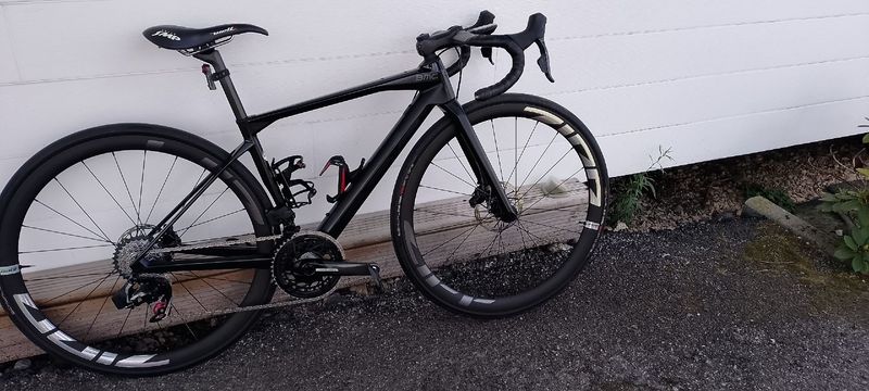 Used BMC Roadmachine SRAM Force eTap AXS 2025 Road & Gravel
