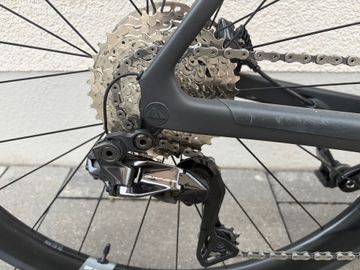 Canyon Ultimate CFR Di2 2023 2023 Road & Gravel de segunda mano, Negro — imagen 5 de 6