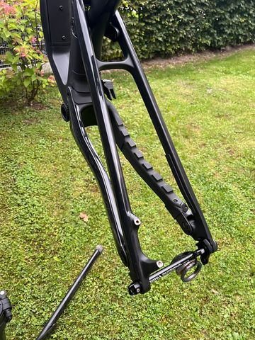 Used Canyon Spectral CF 8 2025 Frameset 2025 Mountainbike, Black, 29, 27.5 — image 9 of 14