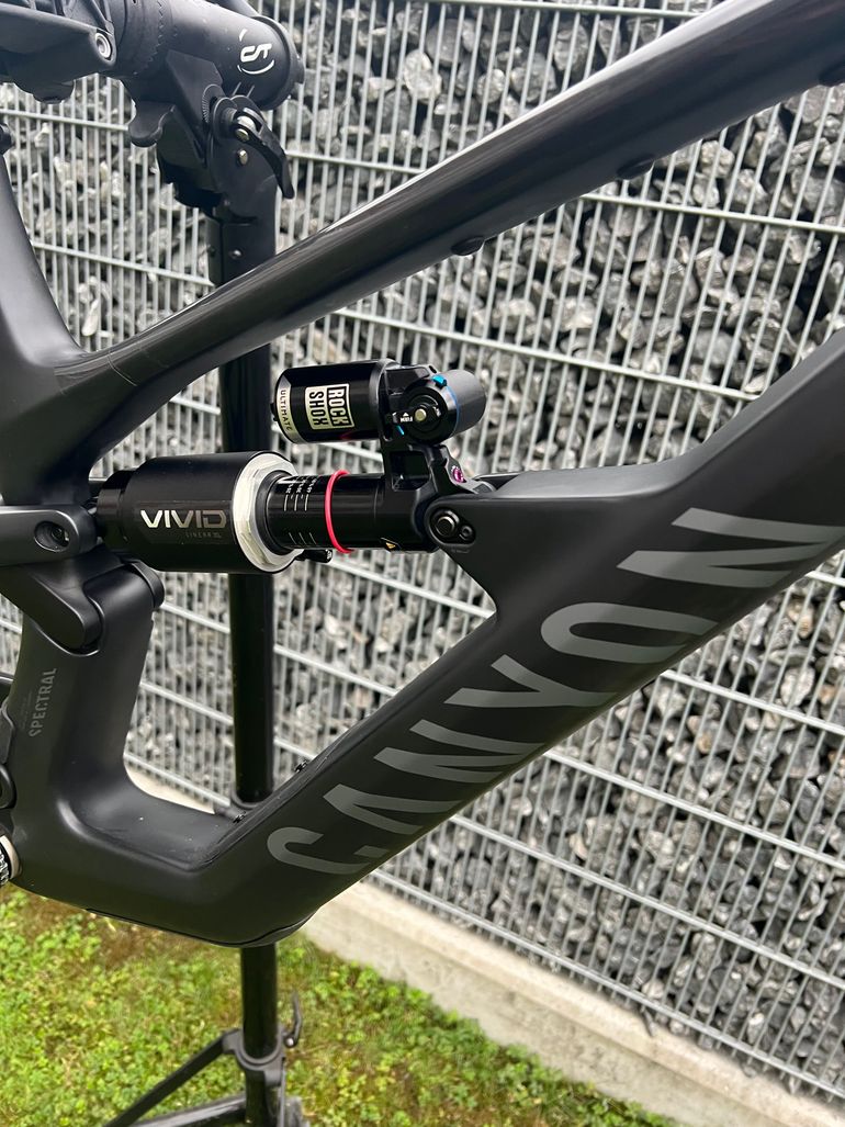 Used Canyon Spectral CF 8 2025 Frameset 2025 Mountainbike, Black, 29, 27.5 — image 4 of 14