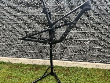 Used Canyon Spectral CF 8 2025 Frameset 2025 Mountainbike, Black, 29, 27.5 — image 2 of 14