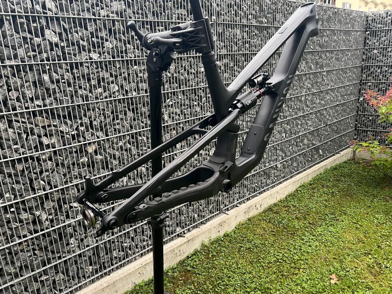 Used Canyon Spectral CF 8 2025 Frameset 2025 MTB