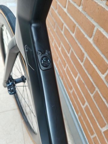 Used BMC Roadmachine 01 FOUR 2019 2019 Road & Gravel, Black — image 7 of 10
