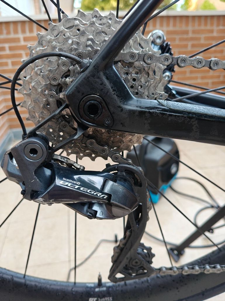 Used BMC Roadmachine 01 FOUR 2019 2019 Road & Gravel, Black — image 6 of 10