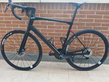 Used BMC Roadmachine 01 FOUR 2019 2019 Road & Gravel, Black — image 2 of 10