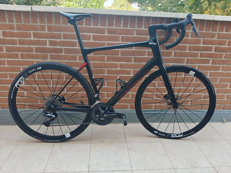 Käytetty BMC Roadmachine 01 FOUR 2019 2019 Road & Gravel