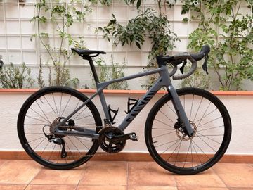 Canyon Endurace CF 7 2024 2024 Road & Gravel d'occasion — image 1 sur 9