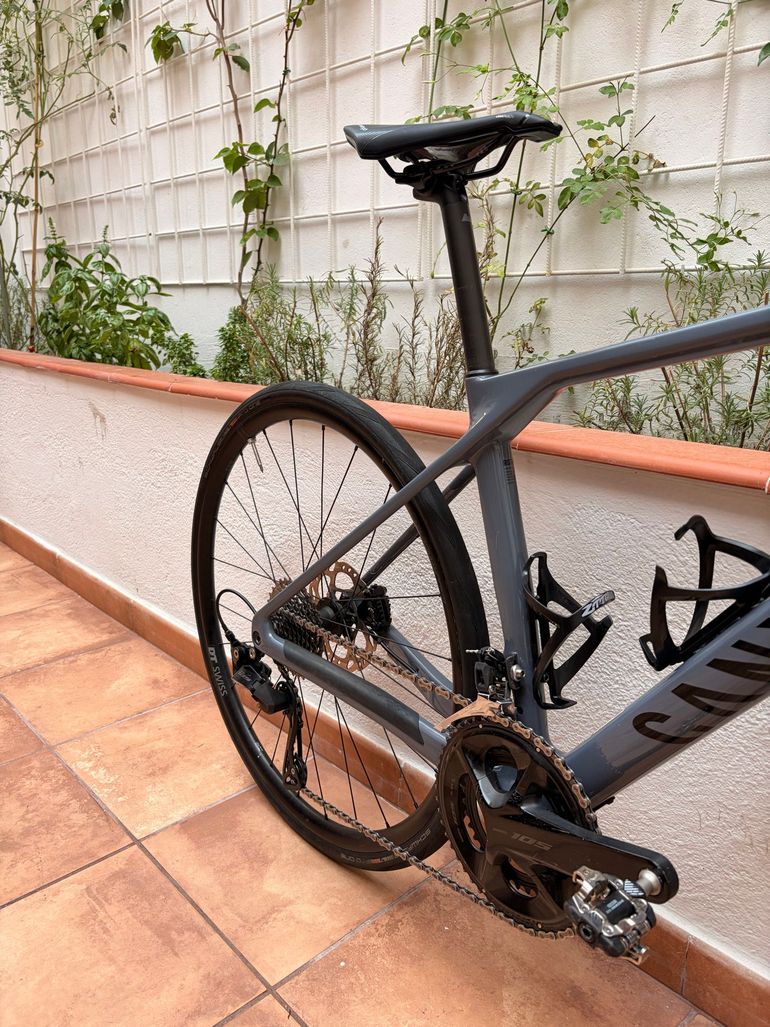 Canyon Endurace CF 7 2024 2024 Road & Gravel d'occasion — image 3 sur 9