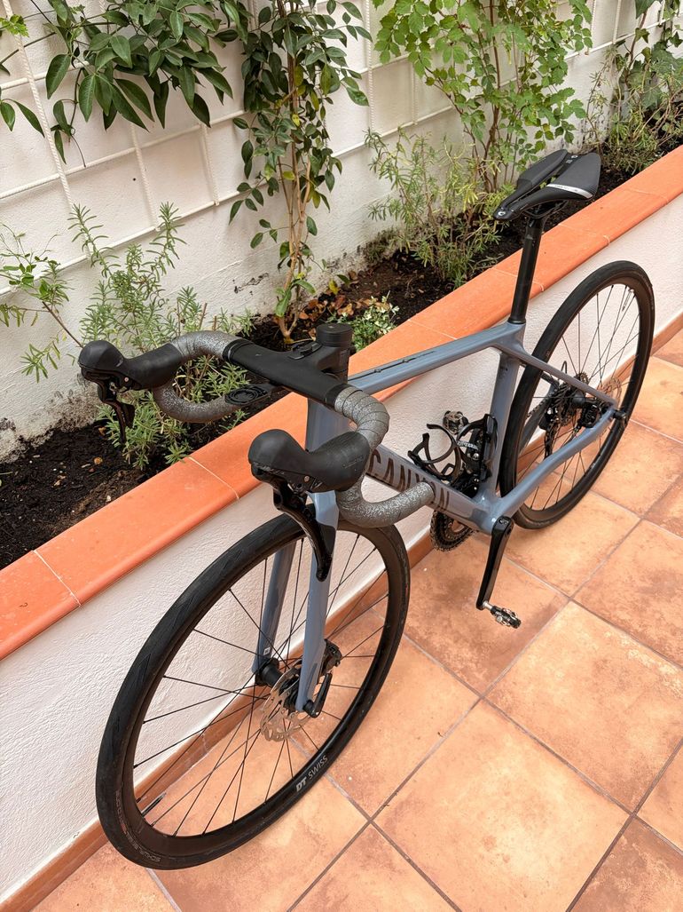 Canyon Endurace CF 7 2024 2024 Road & Gravel d'occasion — image 4 sur 9