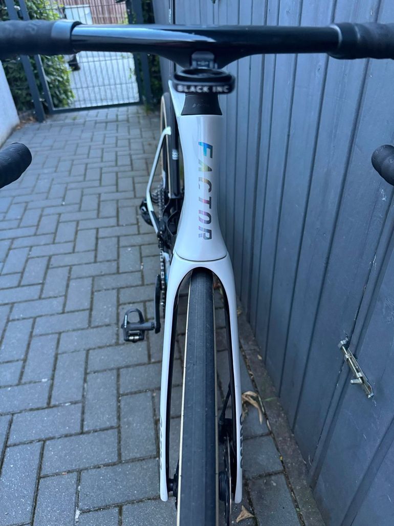 Used Factor Ostro SRAM Force eTap AXS 2026 Road & Gravel, White — image 6 of 8
