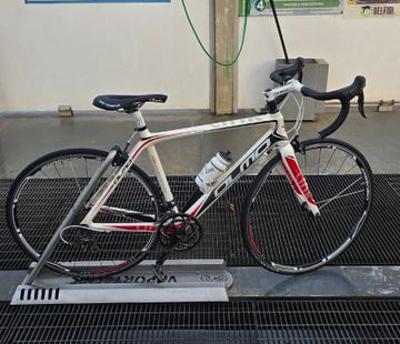 Tweedehands Olmo Custom Shimano 105 2016 Road & Gravel — afbeelding 1 van 12