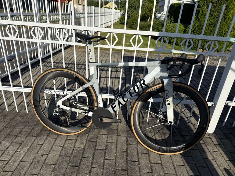 Used Factor One Custom SRAM Red eTap AXS 2026 Road & Gravel, White — image 3 of 6