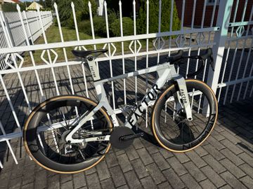 Used Factor One Custom SRAM Red eTap AXS 2026 Road & Gravel, White — image 2 of 6