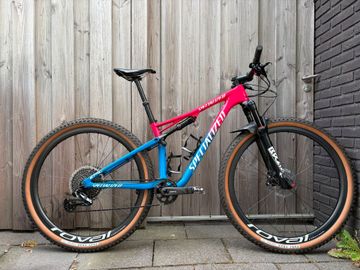 Used Specialized Epic SRAM X01 Eagle AXS 2020 Mountainbike, Blue — image 1 of 10