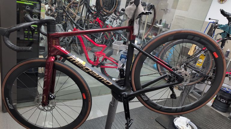 Used Megamo PULSE 15 CW 2025 2025 Road & Gravel, Red — image 1 of 3