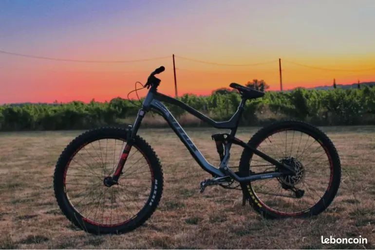 Tweedehands Vitus Escarpe 27 VR 2019 2019 Mountainbike — afbeelding 5 van 8