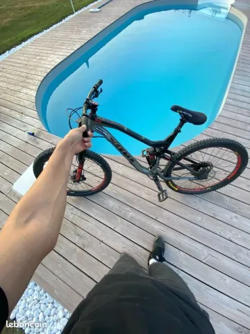 Tweedehands Vitus Escarpe 27 VR 2019 2019 Mountainbike — afbeelding 2 van 8