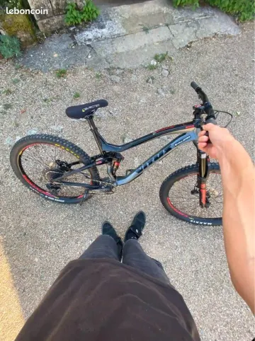 Tweedehands Vitus Escarpe 27 VR 2019 2019 Mountainbike — afbeelding 3 van 8