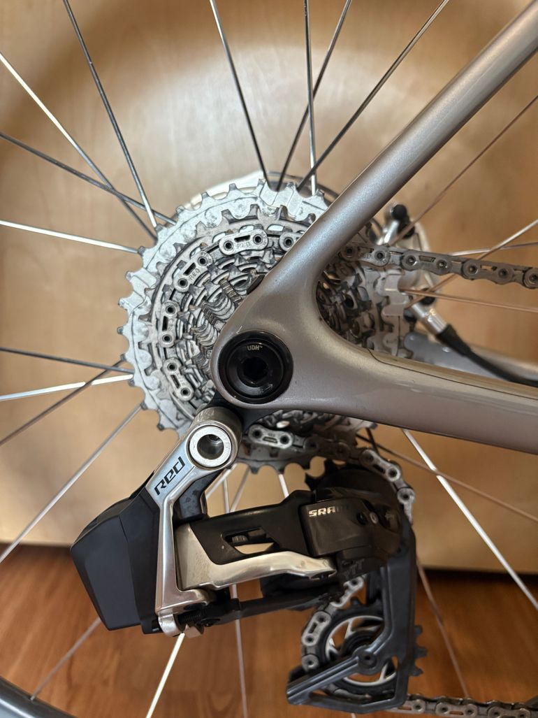 Used Enve Fray PRO RED 2025 2025 Road & Gravel, Light Gray — image 4 of 10