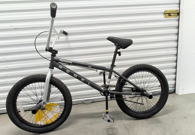 Used Mongoose Custom Other 2024 Mountainbike, Light Gray — image 2 of 6