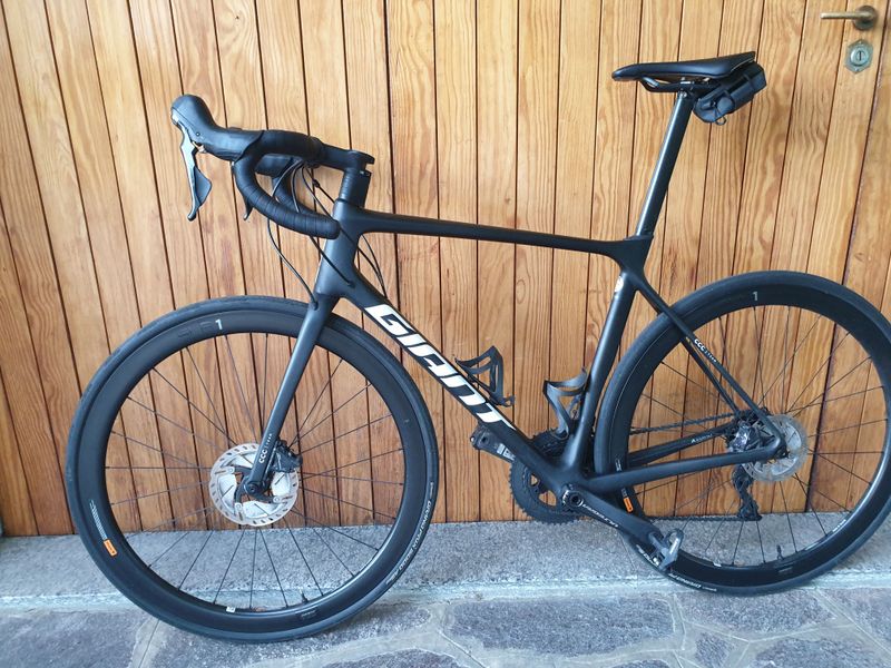 Käytetty Giant TCR Advanced Pro Team Disc 2021 2021 Road & Gravel