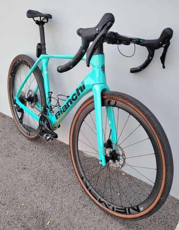Bianchi Impulso COMP GRX 610 disc 2025 2025 Road & Gravel usato, Verde — immagine 2 di 7