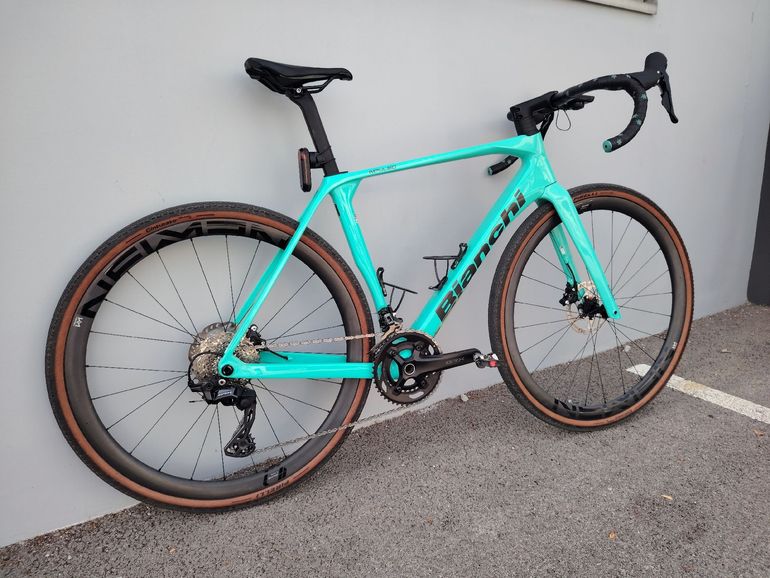 Bianchi Impulso COMP GRX 610 disc 2025 2025 Road & Gravel usato, Verde — immagine 3 di 7