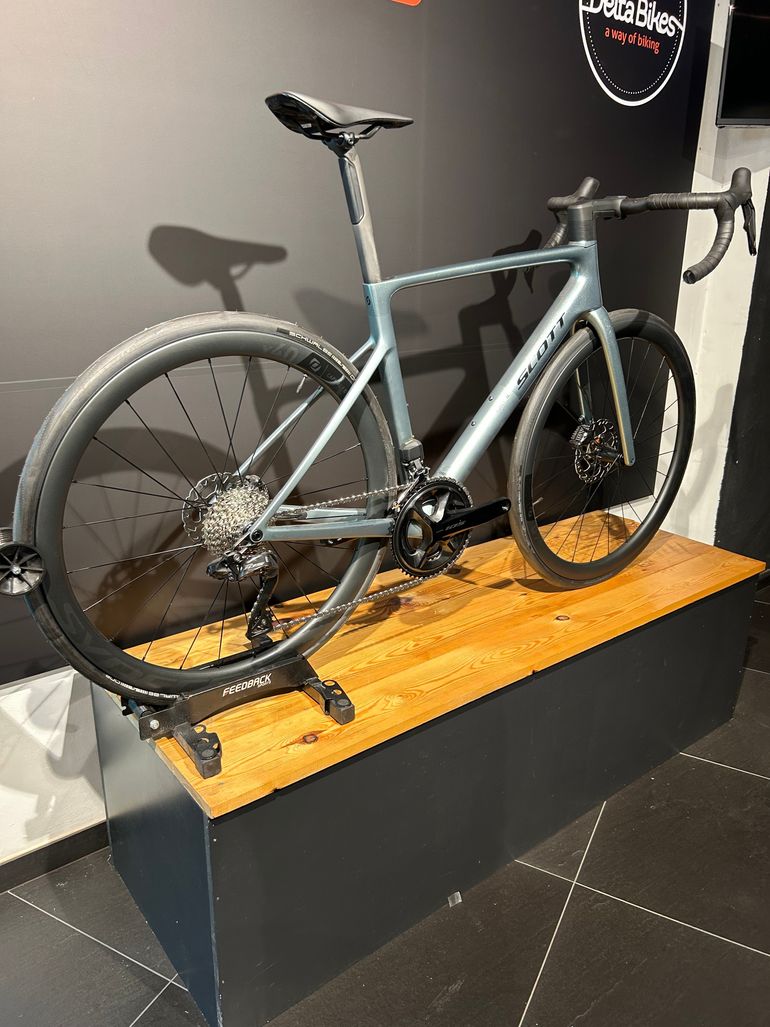 Brugt Scott Addict RC 30 2025 2025 Road & Gravel — billede 2 af 3