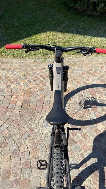 Focus JAM² SL 8.7 2023 2023 Mountainbike de segunda mano, Gris claro — imagen 4 de 5