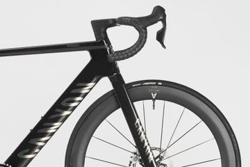 Käytetty Canyon Aeroad CFR AXS 2026 2026 Road & Gravel — kuva 2 / 7