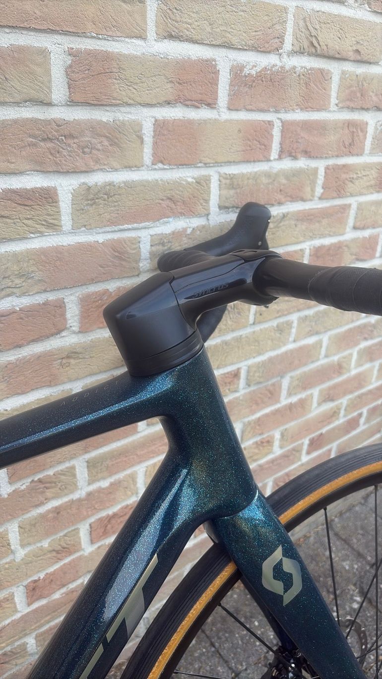 Used Scott Addict RC Pro 2024 2024 Road & Gravel, Blue — image 8 of 10