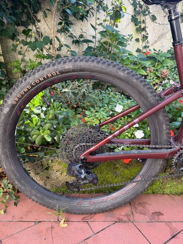 Used Specialized Epic EVO Expert 2023 2023 Mountainbike, Purple — image 2 of 9