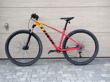 Używany Trek Marlin 7 2022 2022 Mountainbike — zdjęcie 1 z 5