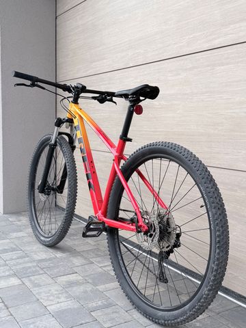 Używany Trek Marlin 7 2022 2022 Mountainbike — zdjęcie 4 z 5