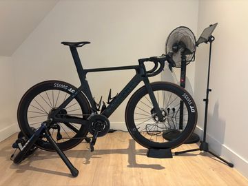 Canyon Aeroad CFR Di2 2023 2023 Road & Gravel d'occasion — image 3 sur 3