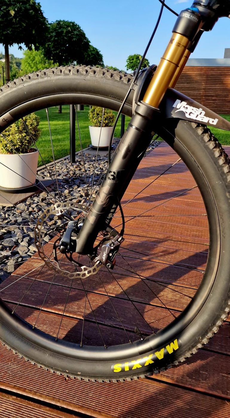 Orbea Oiz Shimano Deore XT 2023 Mountainbike usato, Grigio chiaro — immagine 4 di 17