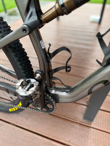 Orbea Oiz Shimano Deore XT 2023 Mountainbike usato, Grigio chiaro — immagine 14 di 17