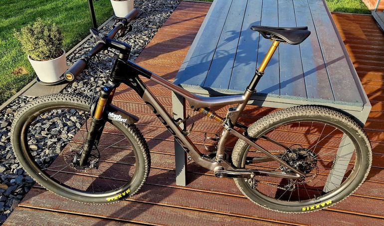 Orbea Oiz Shimano Deore XT 2023 Mountainbike usato, Grigio chiaro — immagine 5 di 17