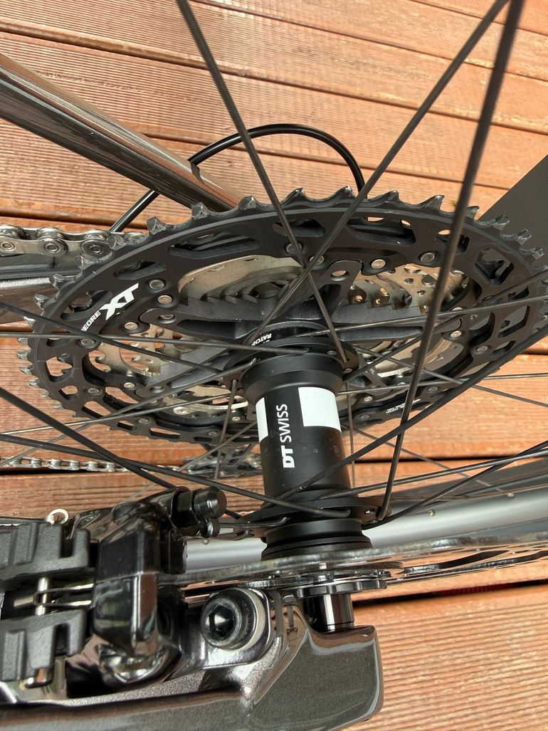 Orbea Oiz Shimano Deore XT 2023 Mountainbike usato, Grigio chiaro — immagine 8 di 17