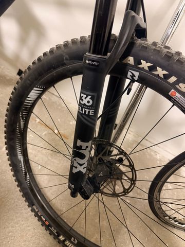 Used Canyon Strive CF 8.0 2019 2019 Mountainbike, Blue, 29 — image 9 of 11