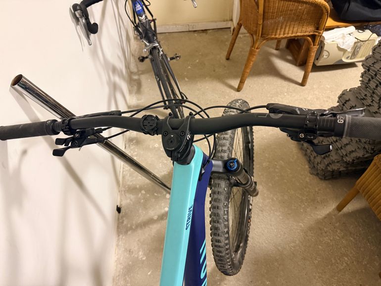 Used Canyon Strive CF 8.0 2019 2019 Mountainbike, Blue, 29 — image 7 of 11