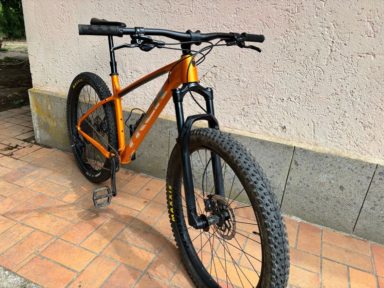Used Trek Roscoe 7 2021 2021 Mountainbike, Orange, 27.5 — image 4 of 7
