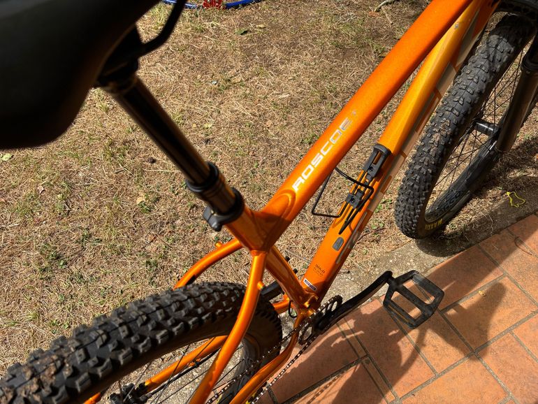Used Trek Roscoe 7 2021 2021 Mountainbike, Orange, 27.5 — image 6 of 7