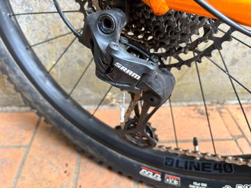 Used Trek Roscoe 7 2021 2021 Mountainbike, Orange, 27.5 — image 3 of 7