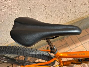 Used Trek Roscoe 7 2021 2021 Mountainbike, Orange, 27.5 — image 5 of 7